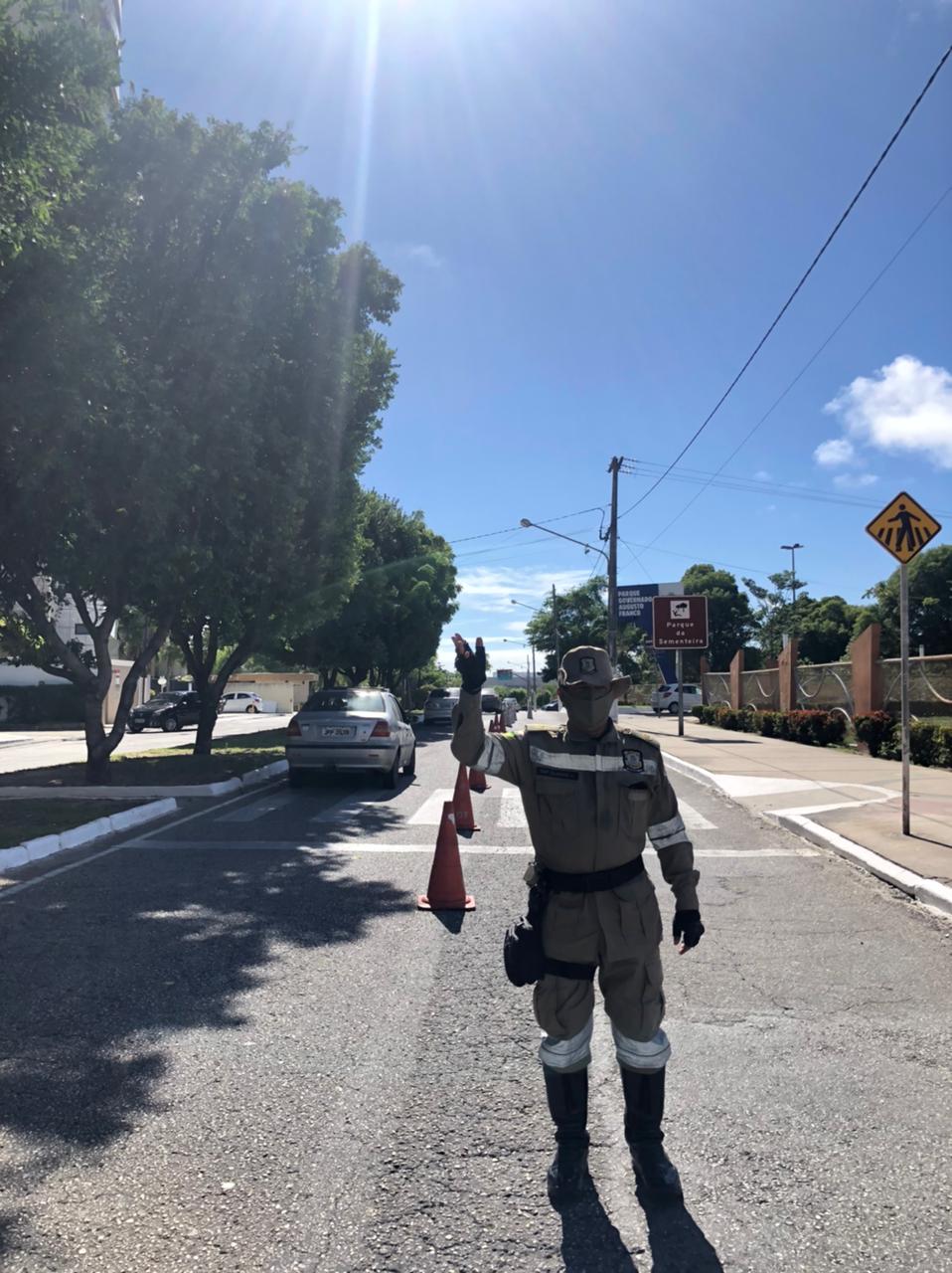 SMTT monta esquema de trânsito para vacinação drive-thru em Aracaju - SMTT Aracaju